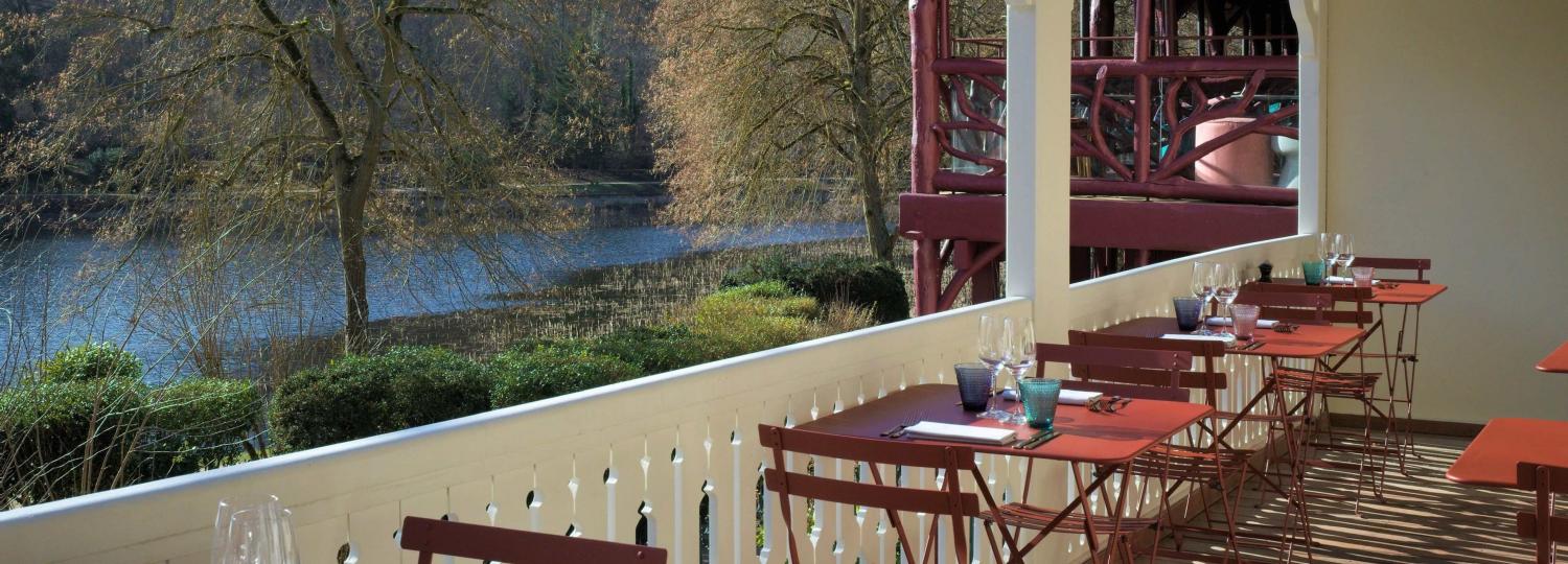 La terrasse du restaurant - hotel restaurant versailles